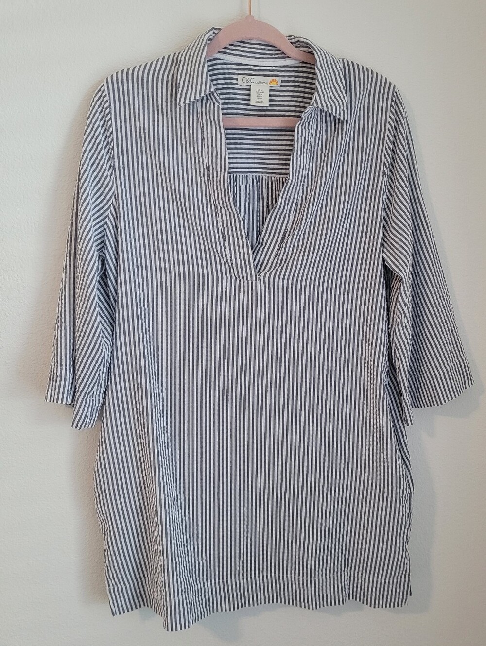 C&C California Striped Seersucker Tunic Dress Size M Grey White Pockets Coastal